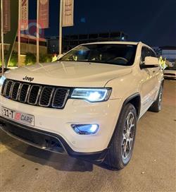 جیپ گراند شیرۆکی